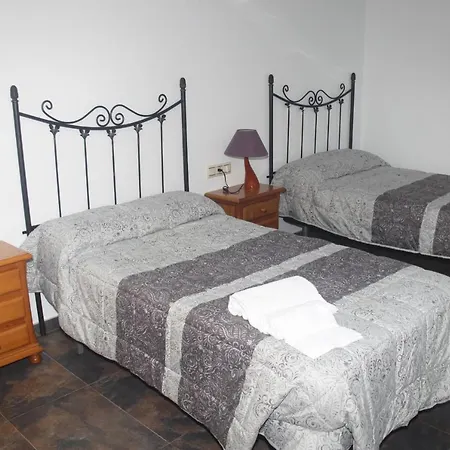 Calle De La Cordera, 3 *